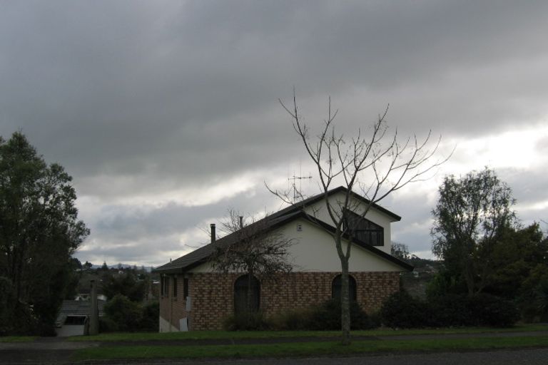 Photo of property in 90 Poaka Avenue, Dinsdale, Hamilton, 3204