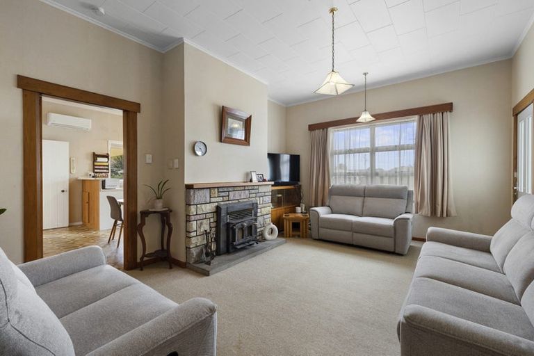 Photo of property in 62 Record Street, Fitzroy, New Plymouth, 4312