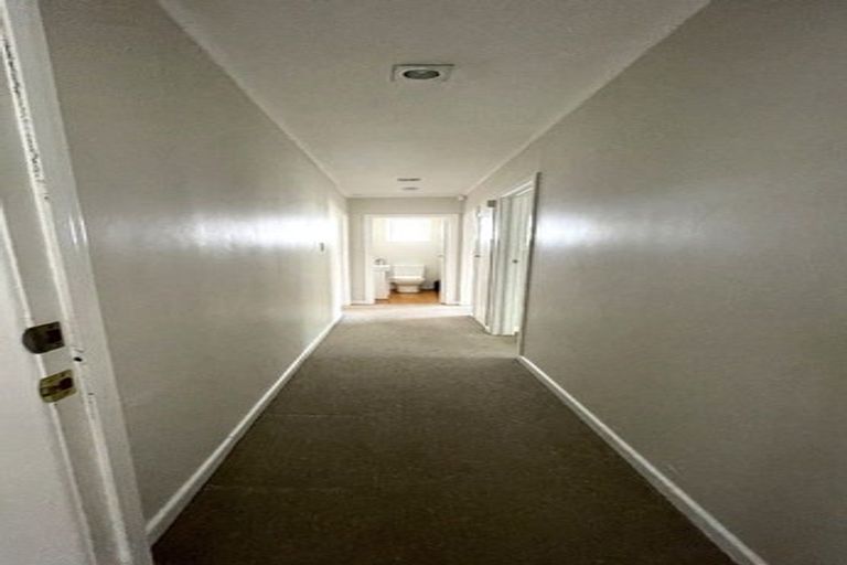 Photo of property in 100 Oakdale Road, Mount Roskill, Auckland, 1041