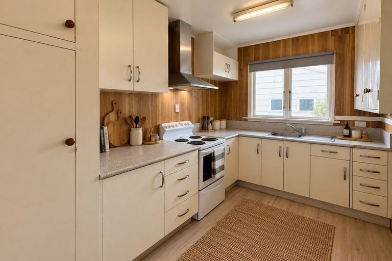 Photo of property in 5 Douglas Road, Amberley, 7410