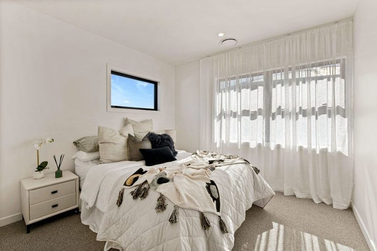 Photo of property in 2/1 Omana Road, Milford, Auckland, 0620