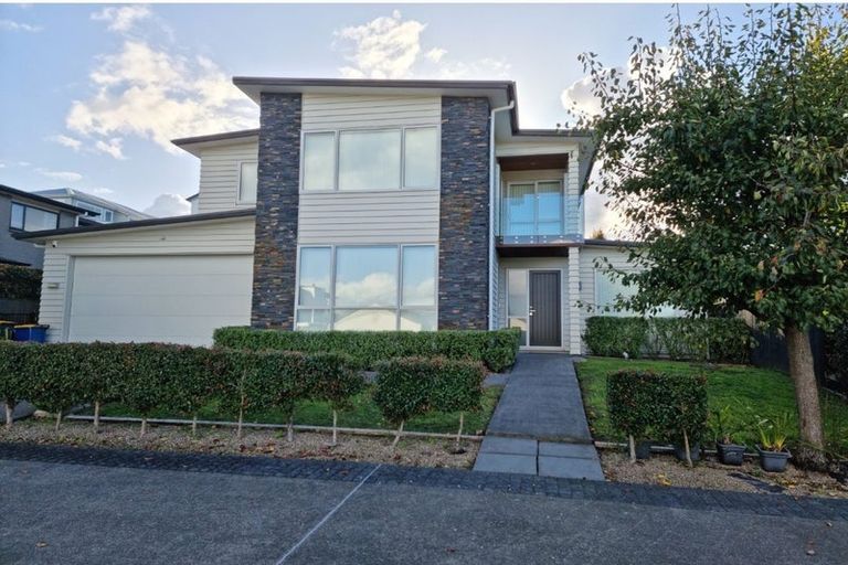 Photo of property in 15 Westerley Place, Long Bay, Auckland, 0630