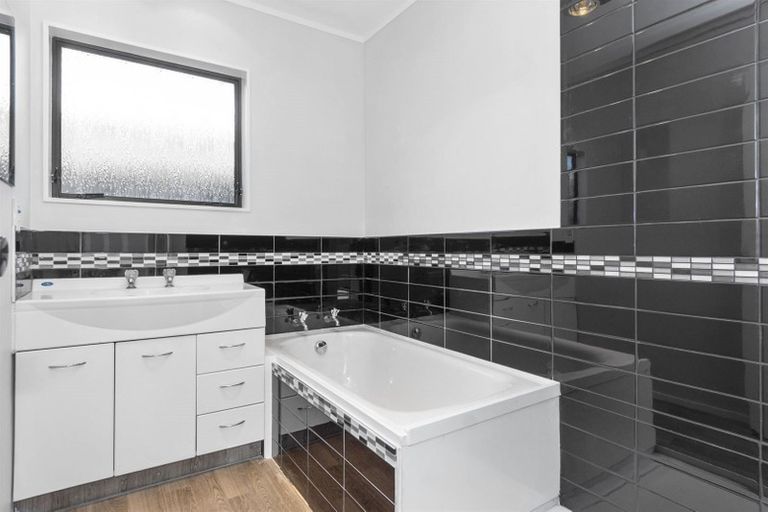 Photo of property in 56a Queen Road, Bellevue, Tauranga, 3110