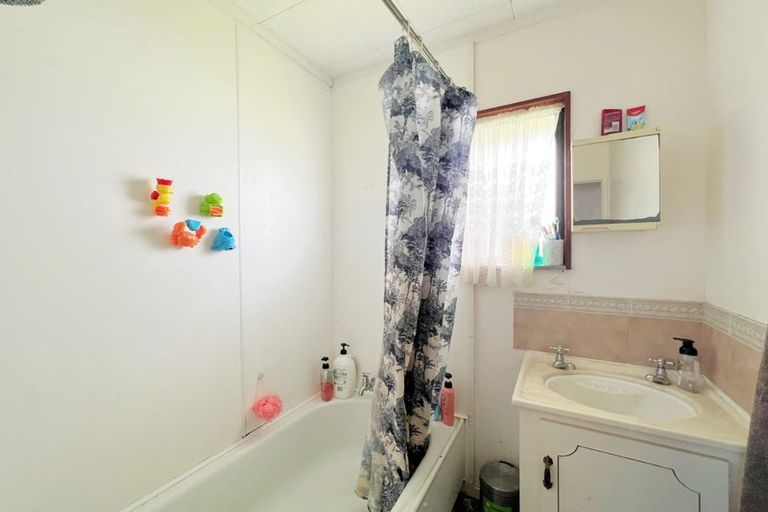 Photo of property in 69a Kahikatea Drive, Melville, Hamilton, 3206