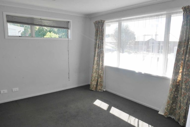 Photo of property in 19 Defoe Place, Waltham, Christchurch, 8023