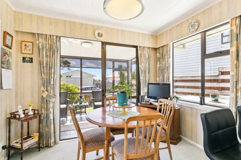 Photo of property in 4 Pelorous Street, Paparangi, Wellington, 6037