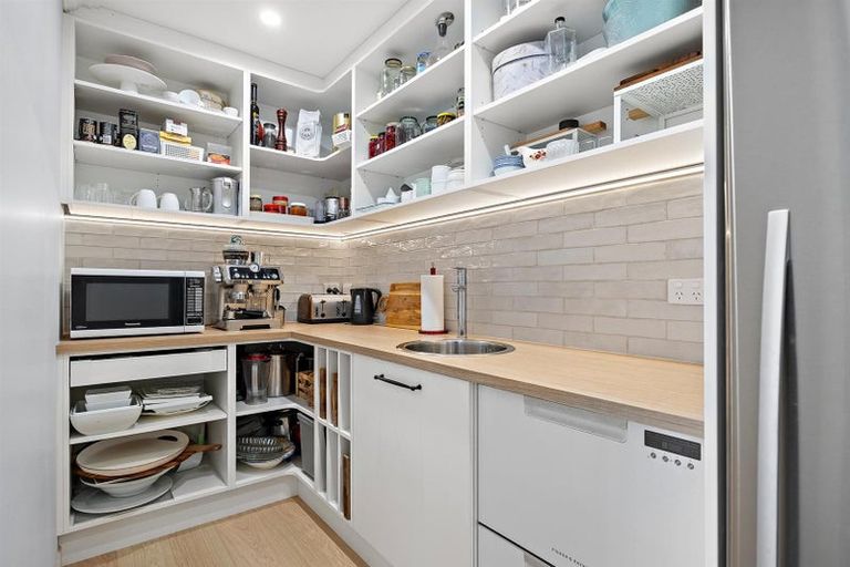 Photo of property in 1410 Old North Road, Helensville, 0875