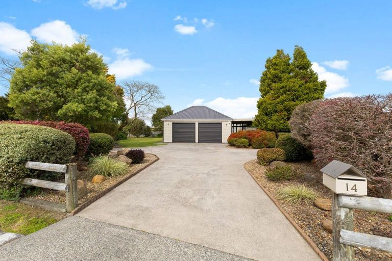 Photo of property in 14 Parfitt Place, Ngatea, 3503