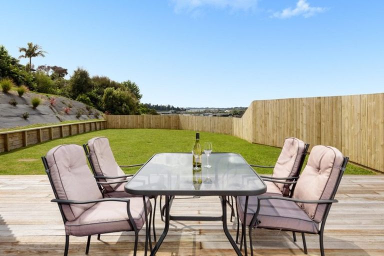 Photo of property in 12 Southill Way, Pyes Pa, Tauranga, 3112