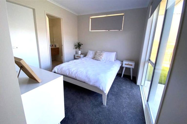 Photo of property in 22 Tabraham Crescent, Pyes Pa, Tauranga, 3112