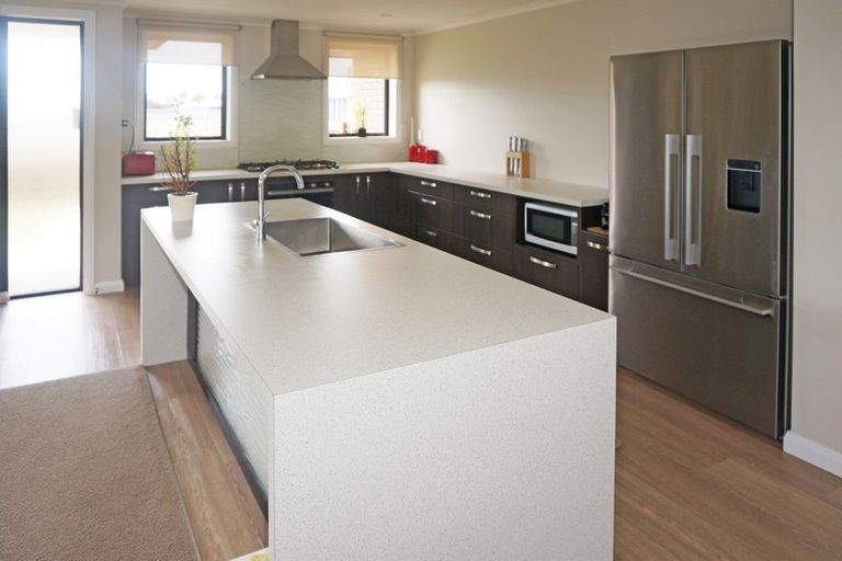 Photo of property in 98 Hoffman Court, Waikiwi, Invercargill, 9810