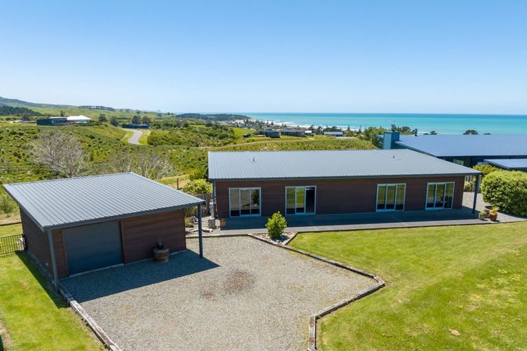 Photo of property in 18 Rochdale Road, Riversdale Beach, Masterton, 5872