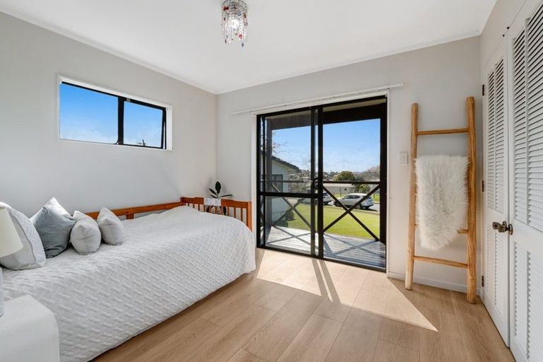 Photo of property in 24 Bronzewing Terrace, Unsworth Heights, Auckland, 0632