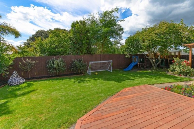 Photo of property in 17a St Michaels Avenue, Point Chevalier, Auckland, 1022