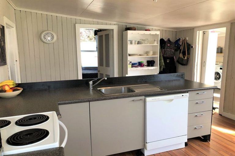 Photo of property in 48 Burns Street, Milton, 9220