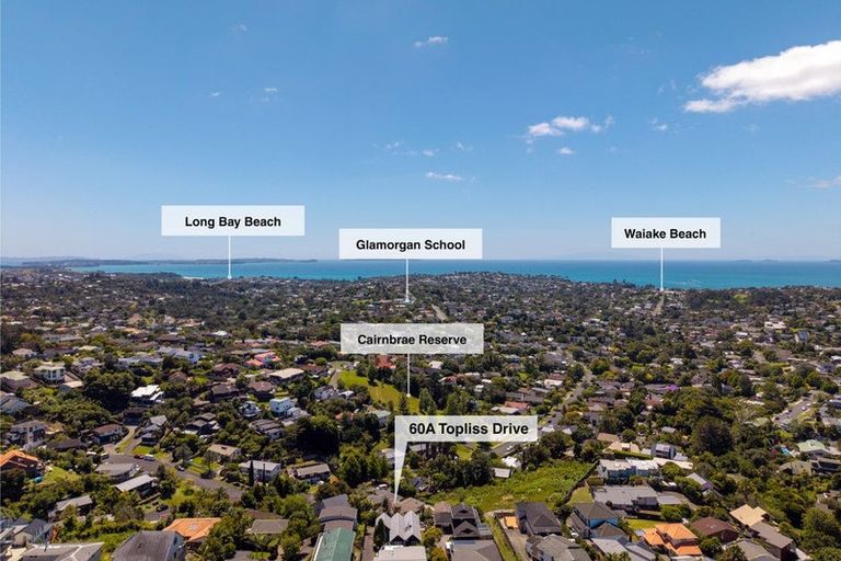 Photo of property in 60a Topliss Drive, Northcross, Auckland, 0632