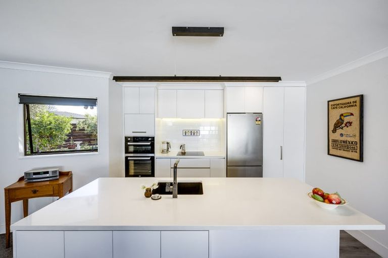 Photo of property in 30c Neeve Road, Taradale, Napier, 4112