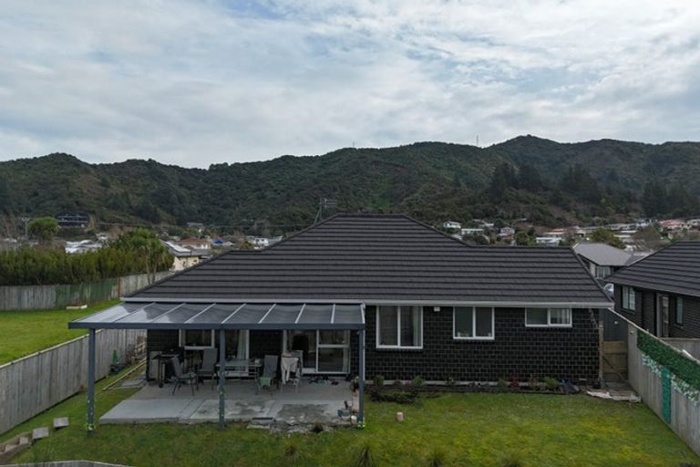 Photo of property in 21 Te Ara O Toroa, Wainuiomata, Lower Hutt, 5014