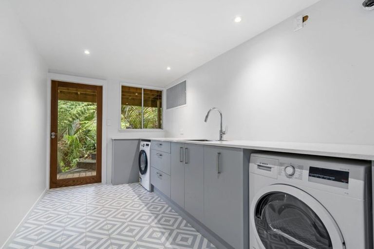 Photo of property in 93 Wood Bay Road, Titirangi, Auckland, 0604