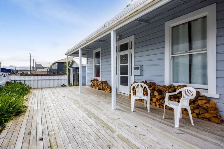 Photo of property in 74 Union Street, Hawera, 4610
