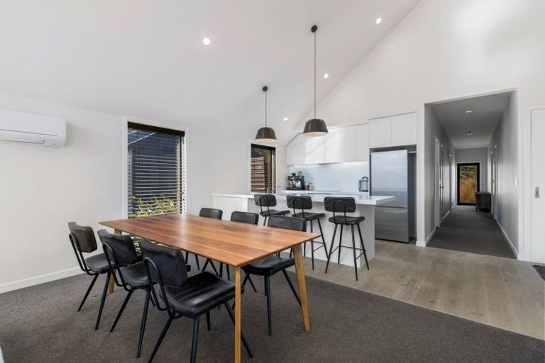 Photo of property in 8 Falconer Rise, Jacks Point, Queenstown, 9371