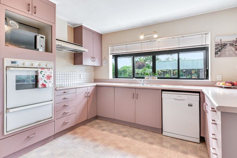 Photo of property in 6 Willowfield Place, Pukete, Hamilton, 3200