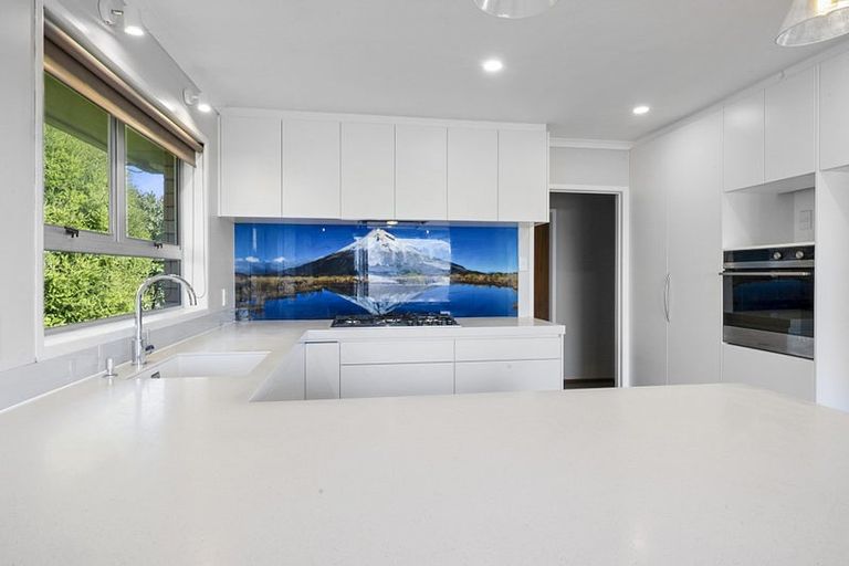 Photo of property in 44 Nevada Drive, Merrilands, New Plymouth, 4312