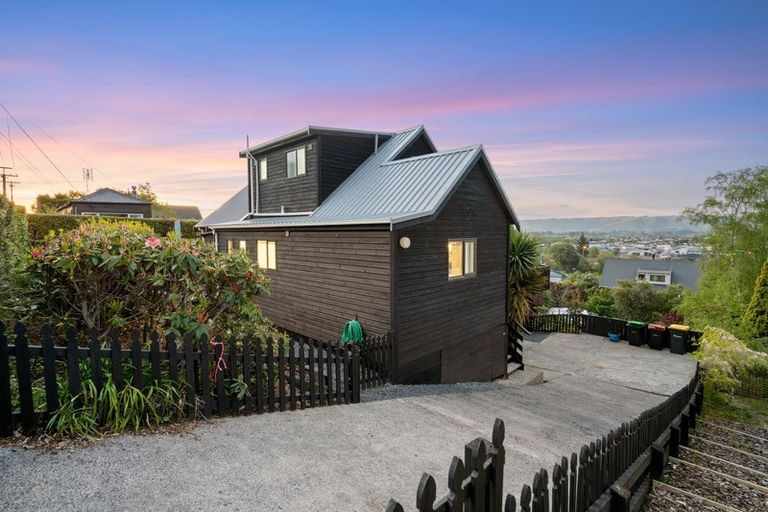 Photo of property in 21 Tweed Street, Kinmont Park, Mosgiel, 9024