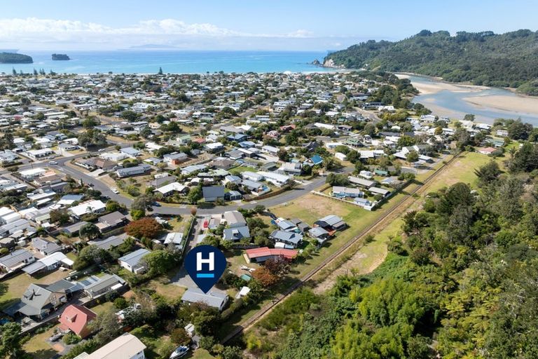 Photo of property in 112 Mckellar Place, Whangamata, 3620