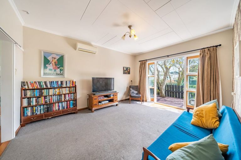 Photo of property in 15 Randwick Crescent, Moera, Lower Hutt, 5010