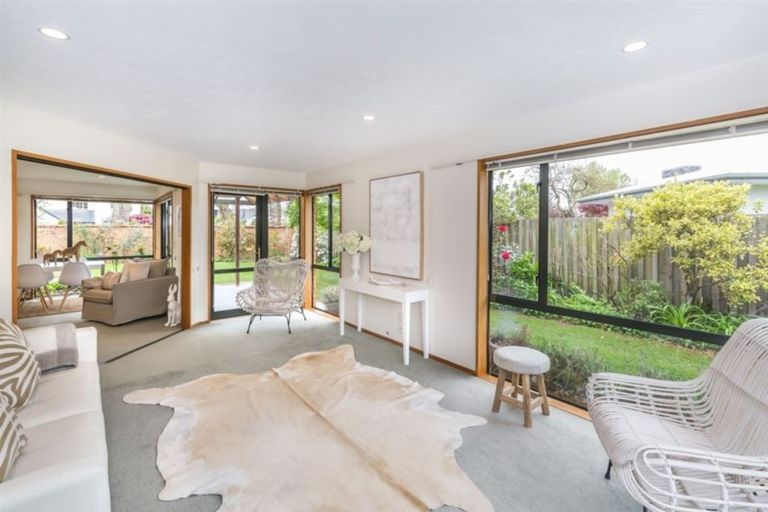 Photo of property in 3 Swanleigh Place, Ilam, Christchurch, 8041