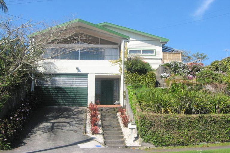 Photo of property in 12 Beaumont Crescent, Frankleigh Park, New Plymouth, 4310