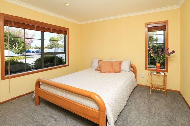 Photo of property in 18 Fencourt Place, Rototuna North, Hamilton, 3210