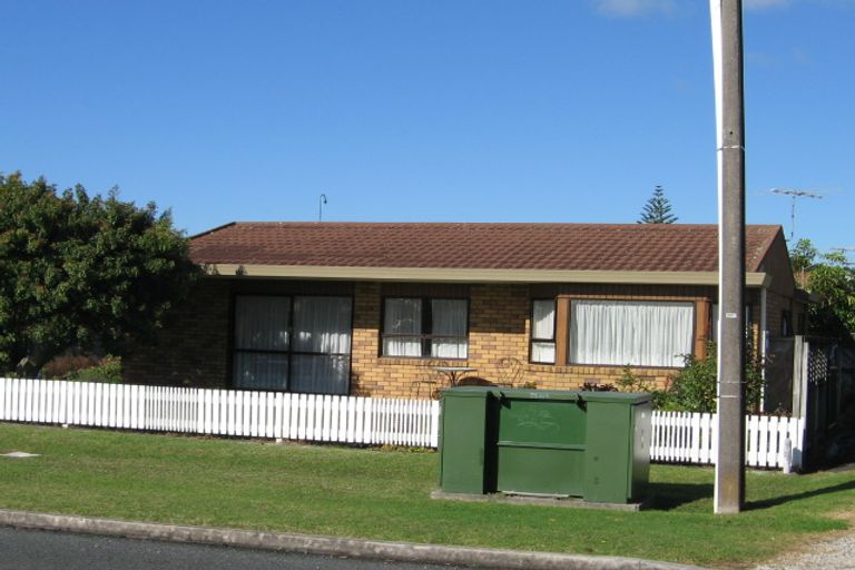 Photo of property in 18a Weiti Road, Orewa, 0931