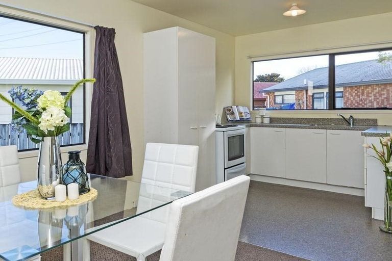 Photo of property in 2/29 Aeronautic Road, Takanini, 2112