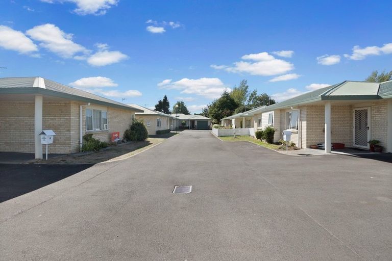 Photo of property in Cobham Close, 8/113 Cobham Drive, Hamilton East, Hamilton, 3216