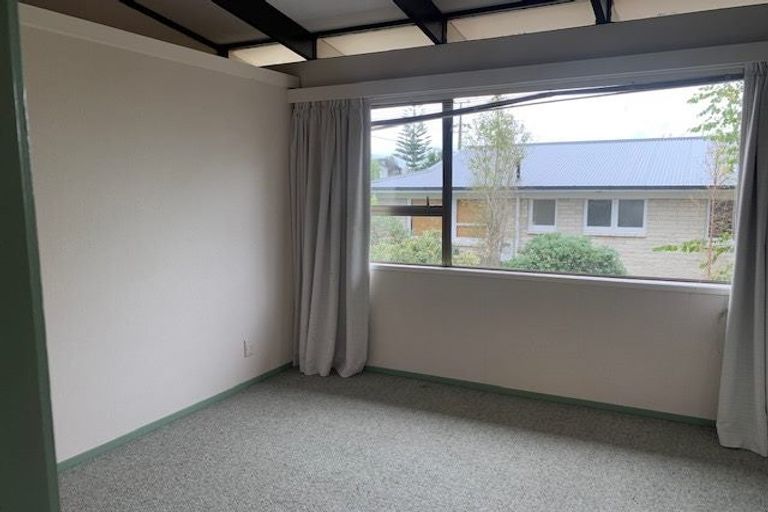 Photo of property in 765 East Coast Road, Northcross, Auckland, 0630