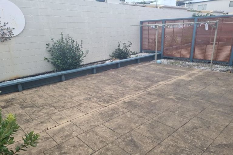 Photo of property in Sandbar Cove, 2/103 Mana Esplanade, Paremata, Porirua, 5026