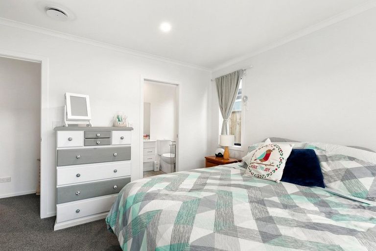 Photo of property in 28 Foley Grove, Pyes Pa, Tauranga, 3110