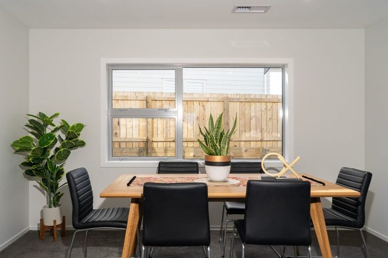 Photo of property in 9 Pine Hill Rise, Glenside, Wellington, 6037