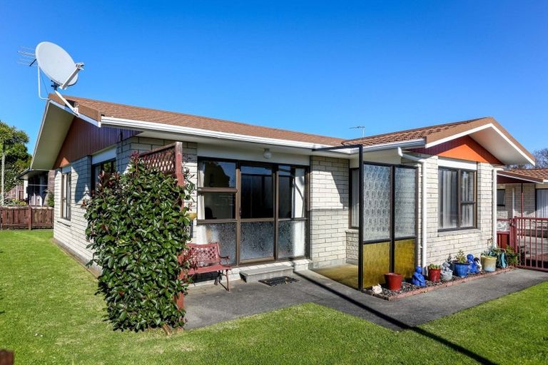 Photo of property in 1 Nursery Place, Westown, New Plymouth, 4310
