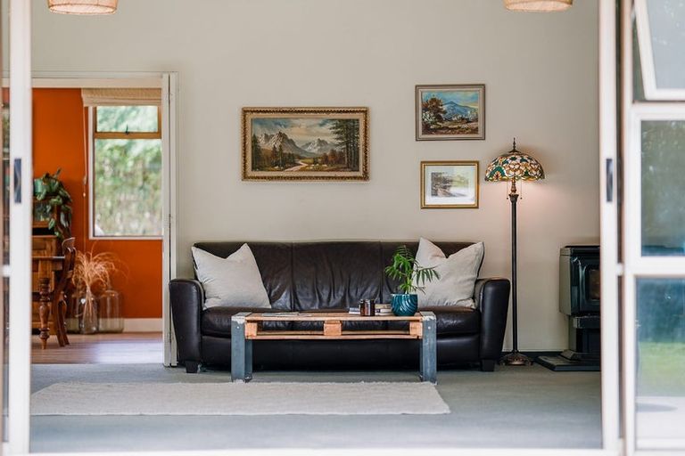 Photo of property in 46 North Manakau Road, Manakau, Levin, 5573