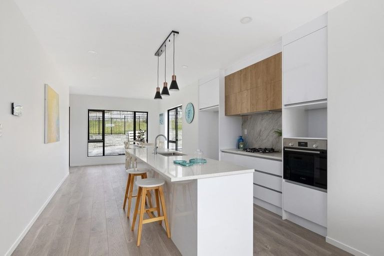 Photo of property in 28 Waihou Crescent, Albany Heights, Auckland, 0632