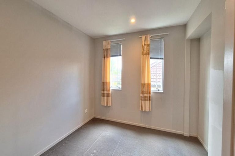 Photo of property in 3a Pittville Place, Henderson, Auckland, 0612
