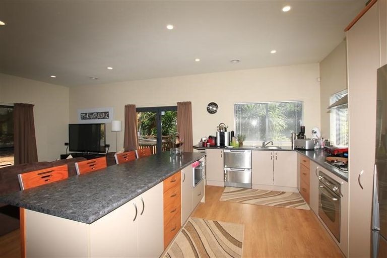 Photo of property in 41d Salisbury Road, Birkdale, Auckland, 0626