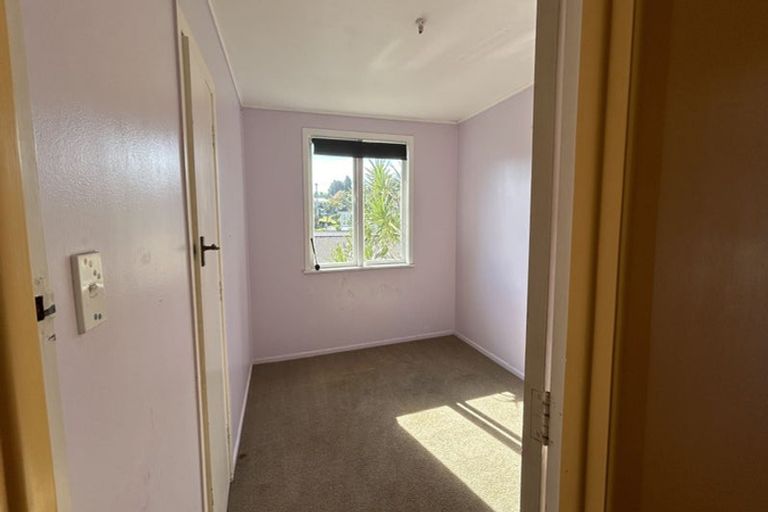 Photo of property in 42 Selwyn Crescent, Forrest Hill, Auckland, 0620