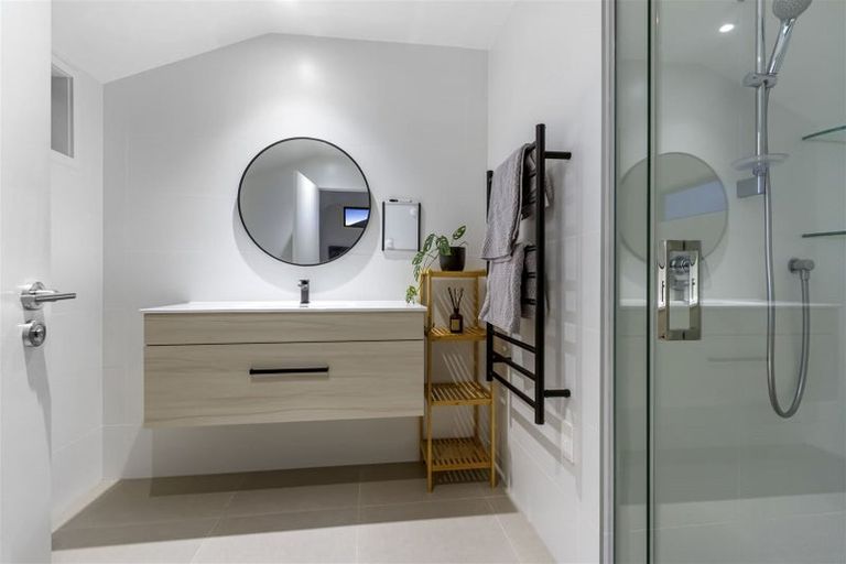 Photo of property in 174b Archers Road, Glenfield, Auckland, 0629