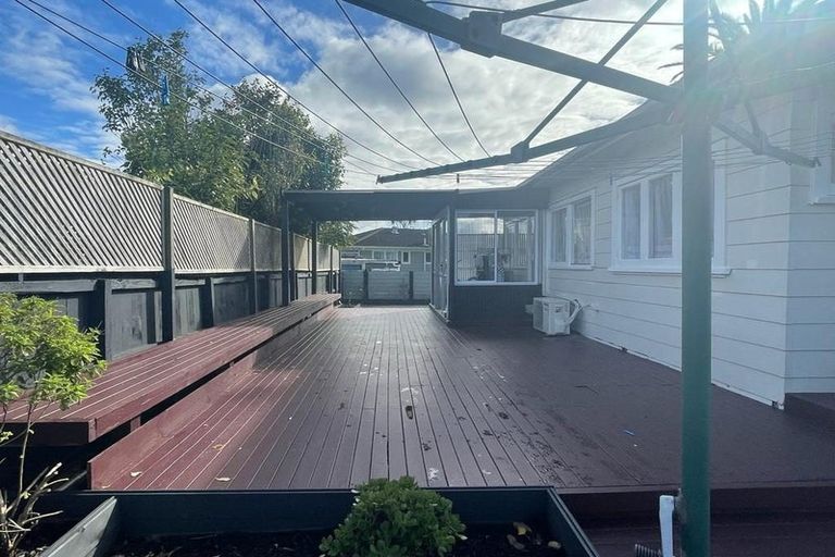 Photo of property in 11b Inver Street, Glen Eden, Auckland, 0602