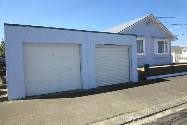 Photo of property in 122 Yule Street, Lyall Bay, Wellington, 6022