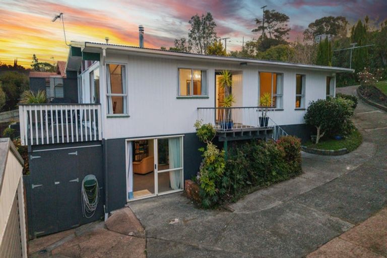 Photo of property in 437 Don Buck Road, Massey, Auckland, 0614